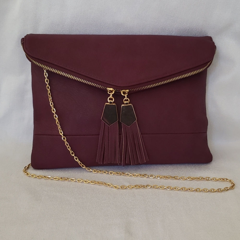 Urban Expressions Tassel Zip Crossbody Clutch